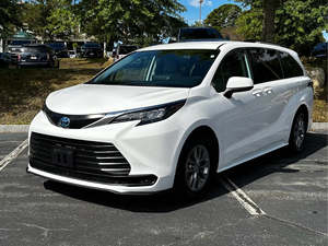 Usado 2024 Toyota S i e n a LE 8 pasajeros FWD - Product Image 6