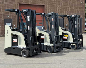 Chariot élévateur électrique à conducteur debout 2019 Crowns RC5525-30 avec capacité de 3000 lb - Product Image 1