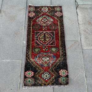 พรมวินเทจสไตล์ตุรกี ขนาด 1.4x3 ฟุต พรมขนาดเล็ก ลายสัตว์สีแดง - Product Image 1