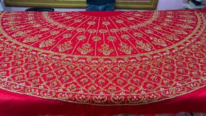 Tela de Lehenga Nupcial 100% Algodón, Bordada a Mano, Línea A, Rojo, con Lentejuelas Zari, Trabajo de Ilusión de Perlas y Cristales, Falda Midi - Product Image 3