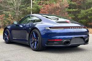 2024 Porsche 911 Turbo R18 4S Coupé AWD Faible Kilométrage Essence Boîte Automatique Volant à Gauche Noir - Product Image 3