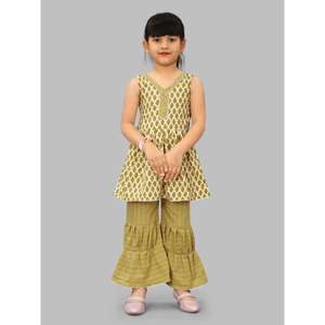 Ensemble Kurta Premium pour Enfants de Fournisseur Indien, Style Palazzo, Haute Solidité des Couleurs, Tissu Respirant, pour Filles, Fêtes et Célébrations, Recyclé - Product Image 1