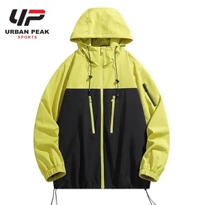 Chaqueta Cortavientos Resistente para Hombre con Costuras Reforzadas, Cierre Frontal Seguro y Características Prácticas para el Uso Diario - Product Image 1