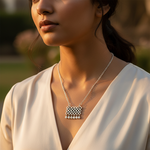 Collar con Colgante Geométrico Plateado de Moda para Mujer, con Baño de Rodio, Oro Blanco de 18K, Circonita, Diamante, Perla, Joyería Minimalista - Product Image 1