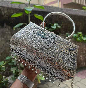 Bolso de mano de hierro de noche para mujer, bolsos de accesorios de moda para mujer de calidad con bolso de mano de estilo elegante de Indian - Product Image 4