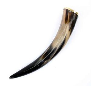 Premium Buffalo Horn Viking Drinkware Auténtica taza de cuerno de hidromiel pulida a mano con soporte - Product Image 1