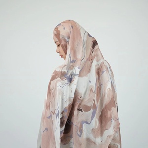 New Fashion Gold Foil Polyester Muslim Hijabs European Classic Floral Pattern Printed Cotton <b>Shawls</b> Scarves for Women - Product Image 6