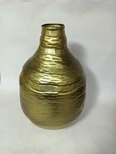 Vase en métal robuste Présentoirs à fleurs élégants Idéal pour les entrepreneurs et les designers d'intérieur Disponible en vrac à vendre - Product Image 4