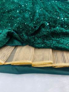 Botella de alta exigencia Lehenga Choli de terciopelo verde con trabajo de lentejuelas pesado para ocasiones de bodas y fiestas - Product Image 6