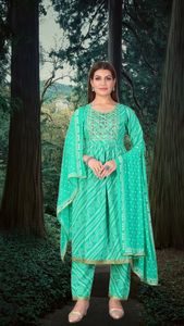 LATEST DESIGNER RAYON BADHANI PRINTED NAYRA CUT <b>KURTI</b>-SET - Product Image 4