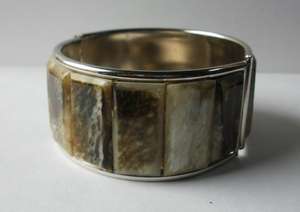 Bracelet manchette de luxe artisanal en cuivre argenté avec incrustation élégante en résine de corne polie foncée, large bracelet articulé pour - Product Image 6