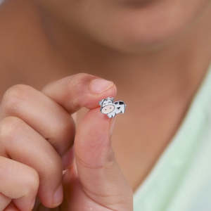 Silver Moo Kids Studs Joyería elegante para niños - Product Image 1