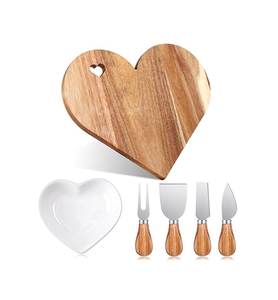 Planche à découper en bois en gros en forme de coeur cadeaux d'anniversaire de fête des mères accessoires de hachage en bois naturel - Product Image 4