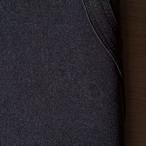 Vente en gros couleur unie logo personnalisé impression nouveau design léger manches genou en vente - Product Image 3