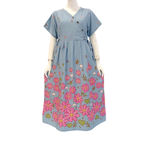Robe décontractée pour femmes, col en V, style 'Chibi', robe traditionnelle indonésienne en rayonne de haute qualité - Product Image 6