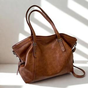 กระเป๋าผู้หญิงหนังแท้งานทำมือคุณภาพส่งออกกระเป๋าสตางค์มีสไตล์และทนทานสำหรับการใช้งานยาวนานจากอินเดีย - Product Image 5