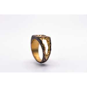 Anillo de Sello Rústico Vikingo Unisex de Plata de Ley 925, Hecho a Mano, con Acabado Kintsugi Dorado Oxidado, Joyería Artesanal - Product Image 2