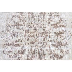 Alfombra Turca Vintage de 6.2x4.2 pies, Alfombra de Lana Blanca - Product Image 5