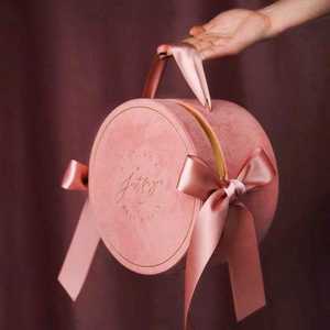 Boîte cadeau cylindrique avec estampage dorée, boîte d'emballage en carton kraft, ruban, bonbons, fleurs, mariage haut de gamme, fait main, velours rond - Product Image 2