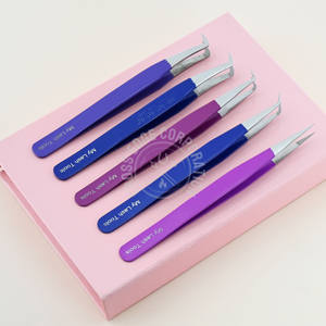 Pince à cils professionnelle rose, revêtement anti-adhésif, droite, pour isolation et préhension, à 90 degrés, pour volume, en acier inoxydable - Product Image 1