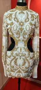 Robe de soirée de luxe à volants, brodée à la main, avec motif floral 3D, boutons en cristal, dentelle, ceinture en laine - Product Image 3