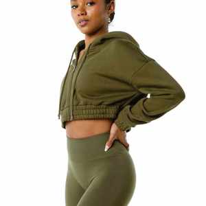 Sudadera con capucha y cremallera recortada para mujer de moda con tela suave y dobladillo acanalado Ideal para trajes casuales y de calle - Product Image 3