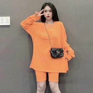 Emballage personnalisé pour femmes ensemble solide de 2 pièces naturel ODM lavable tricot haut décontracté prix usine coupe ajustée Vietnam - Product Image 1