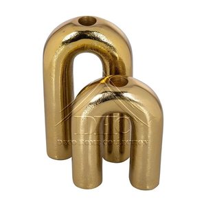 เชิงเทียนโลหะสไตล์โบราณที่ออกแบบอย่างสวยงามสำหรับตกแต่งชิ้นกลางโต๊ะทำจากวัสดุที่ทนทานและใช้งานได้ยาวนาน - Product Image 4