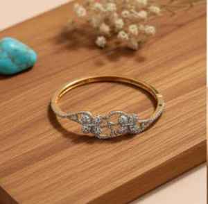 Bijoux de luxe pour femmes, deux tons, polis, design CZ AD Kada, entièrement sertis de pierres, pour les fêtes, élégants et tendance, pour les événements spéciaux - Product Image 2