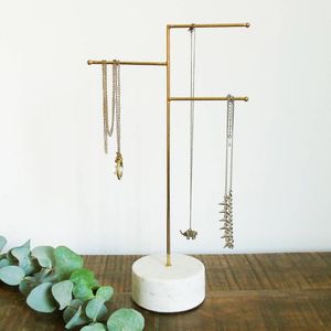 Soporte de joyería de metal de inspiración antigua de gran venta con artesanía única perfecta para mejorar la decoración de su tocador - Product Image 2