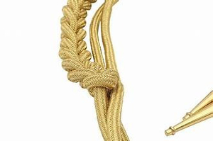 Cordones de hombro tácticos de seda y metal para ceremonias, servicio OEM de fábrica, cordones de hombro de marcha dorados tipo Aiguillette. - Product Image 2
