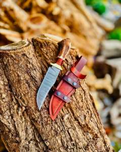 Couteaux de chasse en acier Damas en gros, couteaux à lame fixe pour le camping et le bushcraft avec étui en cuir fin, couteaux en acier personnalisés - Product Image 3