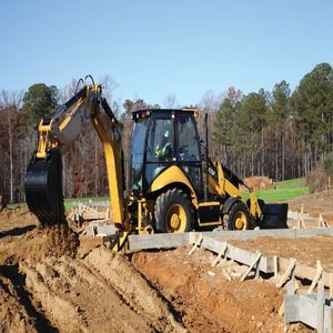 TCM 4x4 Mini pelleteuse EPA Chargeur sur chenilles articulé avec moteur EPA d'excellente performance Capacité du godet 0.4CBM - Product Image 4