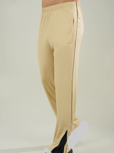 Ensemble de vêtements de sport beiges pour hommes, t-shirt et pantalon de gym à manches courtes, tenue de fitness à séchage rapide, vêtements de sport à logo personnalisé - Product Image 3