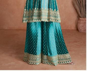 Colección PinkCityBlocks de Trajes Sharara Tradicionales Indios Modernos de Alta Calidad para Bodas y Fiestas, con Bordados - Product Image 2