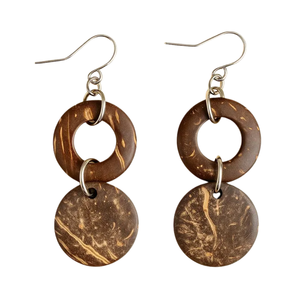 Pendientes de concha de coco de doble disco, Pendientes colgantes marrones naturales ecológicos hechos a mano, joyería sostenible ligera para mujer - Product Image 1