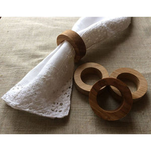 Anneaux de serviette en bois de chêne de qualité de luxe Accessoires de table écologiques pour la décoration intérieure Cuisine Salle à manger Excellent prix pour les fêtes - Product Image 4