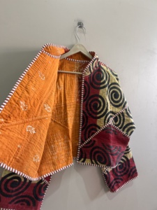 เสื้อแจ็คเก็ตผ้าฝ้ายสไตล์โบโฮแบบควิลท์ลายคันธา ทำมือ ย้อนยุคสไตล์อินเดีย แบบกลับด้านได้ - Product Image 5