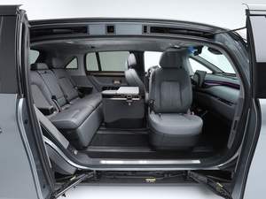 Véhicule Utilitaire Électrique Pur 2025 d'Occasion avec Assistance à la Conduite Intelligente, Éclairage LED, Intérieur et Extérieur Propres, Fourni du Japon - Product Image 5