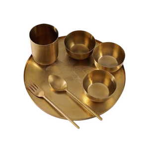 ชุดอาหารค่ำจากนักออกแบบชุดอาหารสีบรอนซ์แบบดั้งเดิมของ Kansa thali สำหรับอาหารอินเดียที่เสิร์ฟพร้อมจานชามแก้วและช้อน - Product Image 5