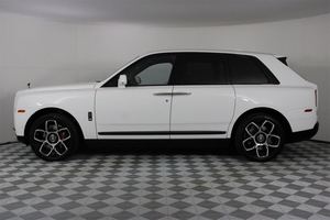 NOUVEAU VÉHICULE D'OCCASION 2024 C-U-L-L-I-N-A-N BLACK BADGE CROSSOVER AWD SUV - Product Image 6
