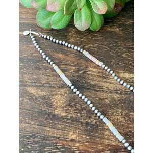 Collier fin à perles - Fabriqué par les Navajo, opale rose et argent sterling, brin de perles de 4 mm, 20 pouces - Product Image 5