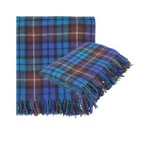 Manta de lana azul Buchanan Premium, elegante, acogedora, perfecta para la comodidad del invierno - Product Image 1