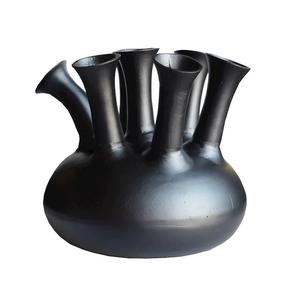 Jarrón de cuerno de aluminio negro mate para mesa, decoración de bodas y fiestas, jarrón de decoración de flores para centro de mesa - Product Image 1