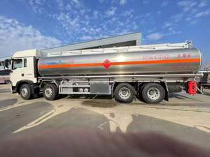 Camión <span class=keywords><strong>Cisterna</strong></span> HOWO 8*4 de 30,000 <span class=keywords><strong>Litros</strong></span> para Transporte de Diésel y Gasolina para Distribución de Combustible - Product Image 4