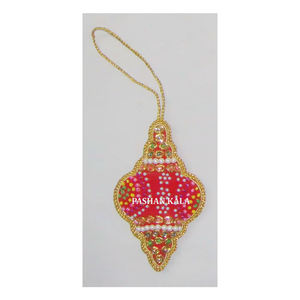 Exportateur indien Broderie Zari dorée de haute qualité avec travail perlé sur personnaliser la conception de forme arbre de noël ornement suspendu - Product Image 1