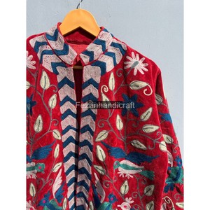 Veste Suzani en coton brodé sur pied fait à la main ouzbek pour hommes et femmes saison d'automne tissu tricoté veste d'hiver vente en gros - Product Image 2