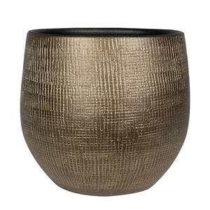 Vase à fleurs en aluminium contemporain de style haut de gamme avec une silhouette moderne élégante pour la décoration de la maison et du bureau - Product Image 1