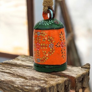 Haut de gamme multicolore Vintage vache suisse cloche métal décoratif gaufrage peint à la main bruiteur Style tibétain suspendus cloches en métal - Product Image 2