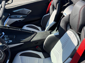 LISTO PARA ENVIAR: Corvette Z06 Coupé Turbo 2025, Cuero, R18, Tracción en las Cuatro Ruedas, Bajo Kilometraje, Caja de Cambios Automática, Volante a la Izquierda, Gasolina - Product Image 3